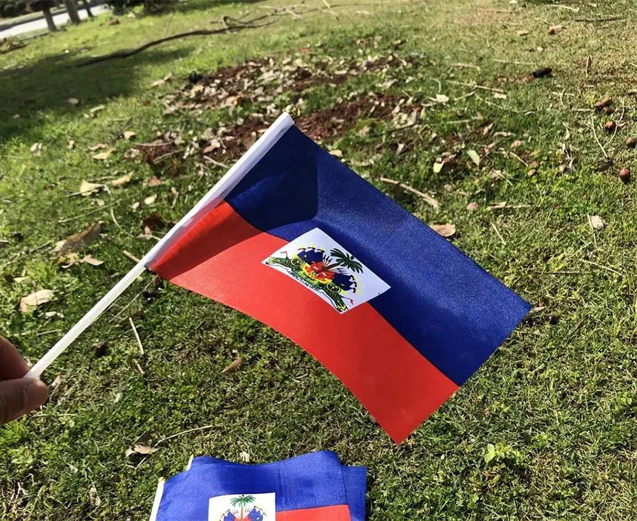 Drapeau à Main Haïti